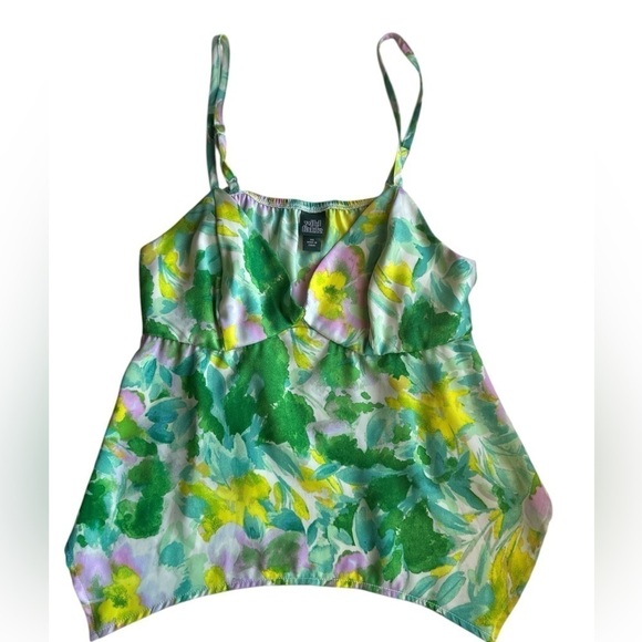 #76 Wild Fable Satin Handkerchief Hem Floral Tank in Green - Picture 4 of 6